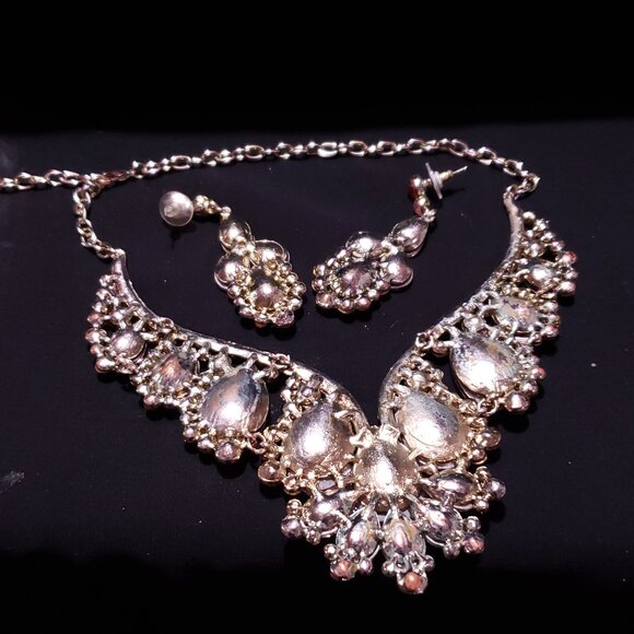 Pink Rhinestone Necklace & Earrings - Picture 4 of 5